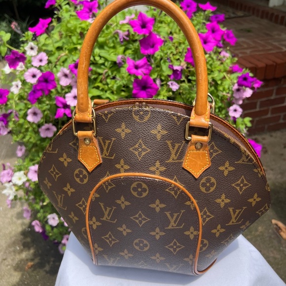 Louis Vuitton Ellipse PM - Picture 3 of 15